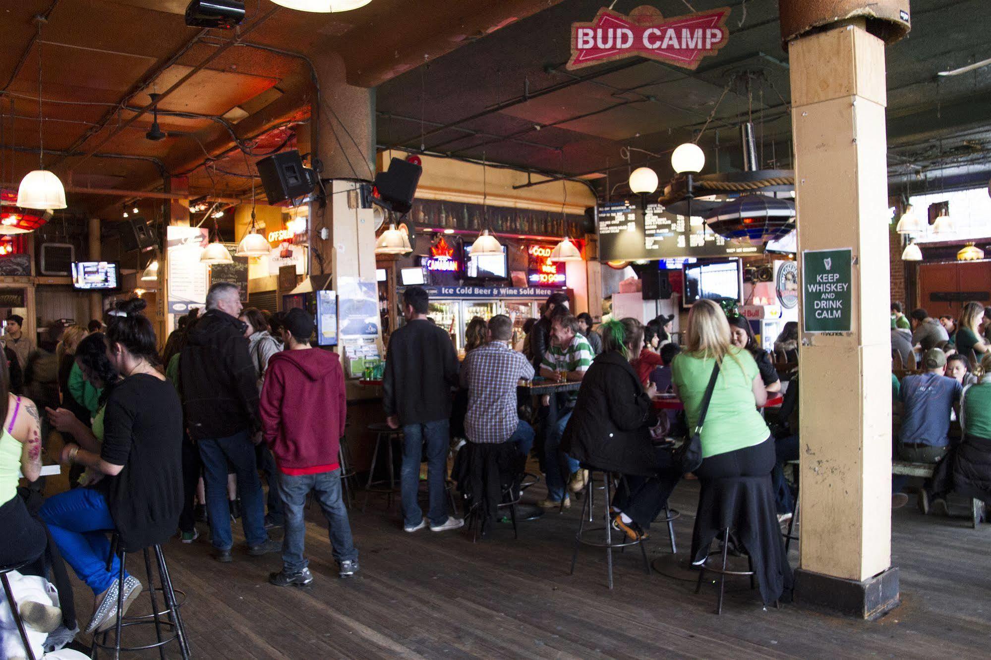 The Cambie Hostel Gastown แวนคูเวอร์ ภายนอก รูปภาพ